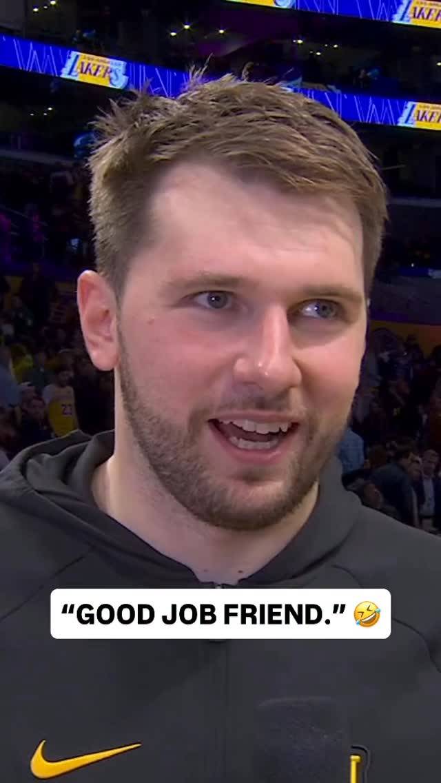 LAL 돈치치가 19일 유타와의 정규리그 홈경기서 승리 뒤 인터뷰하고 있는 모습. 당시 리브스가 "수고했어 친구"라 하자, 돈치치는 "나는 친구가 되는 걸 허락하지 않는다"라고 장난스럽게 말해 이목을 끌었다. 사진=NBA SNS