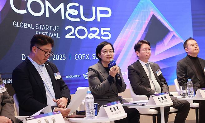 한성숙 중소벤처기업부 장관이 20일 서울 강남구 글로벌스타트업센터(GSC)에서 열린 ‘컴업(COMEUP) 2025’ 미디어데이에서 인사말을 하고 있다. 중소벤처기업부 제공