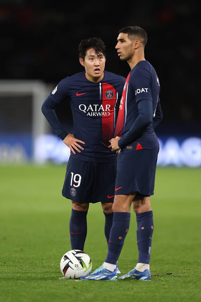 이강인(왼쪽)과 하슈라프 하키미.  게티이미지코리아