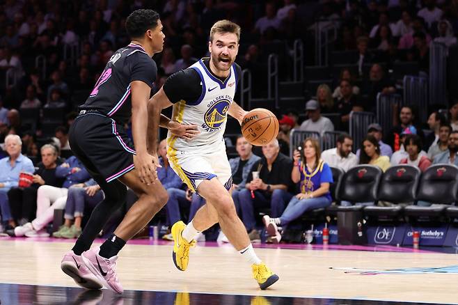 돌파하는 팻 스펜서.    마이애미 | AFP연합뉴스