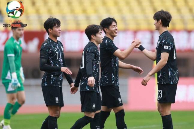 ▲ 판다컵 전체 구도 역시 한국의 아슬아슬한 경기력을 반영한다. 한국은 첫 경기에서 한두 살 더 어린 우즈베키스탄을 잡으면서 잘 출발했으나, 중국에 패해 상당한 충격을 받았다. ⓒ 판다컵 조직위원회