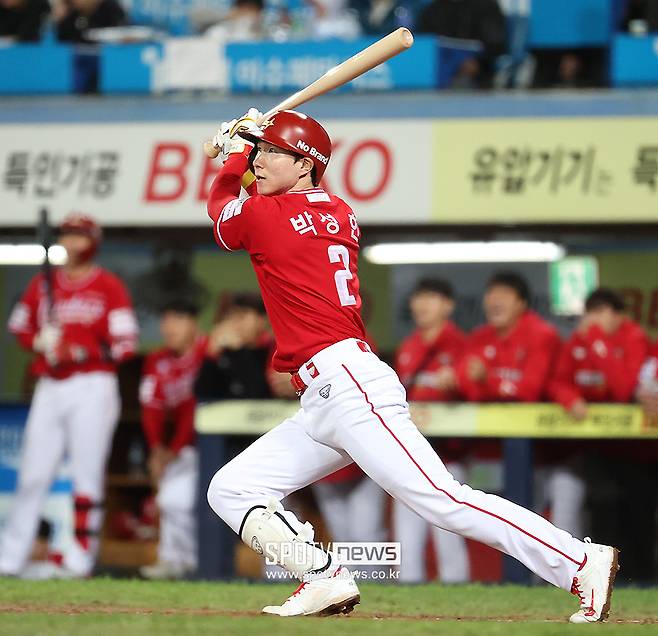 ▲ 박성한은 늑골 골절로 3주 회복 소견을 받았다 ⓒ곽혜미 기자