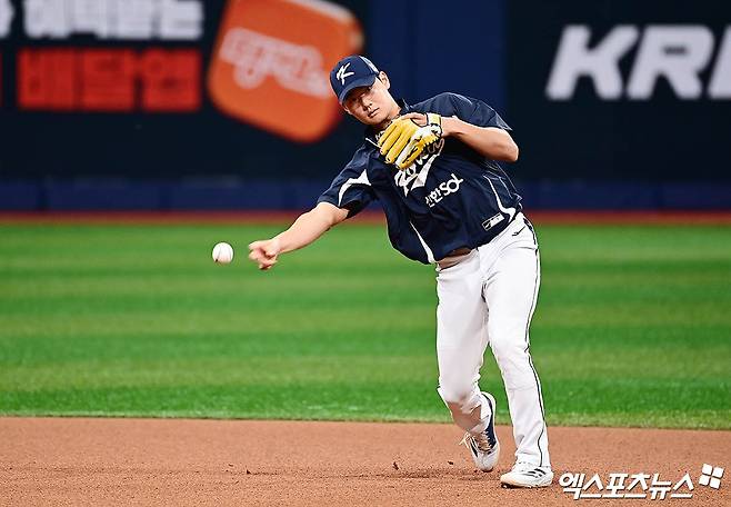 9일 오후 서울 구로구 고척스카이돔에서 열리는 '2025 NAVER K-BASEBALL SERIES' 대한민국과 체코의 평가전 경기에 앞서 대표팀 김주원이 수비 훈련을 하고 있다. 엑스포츠뉴스 DB