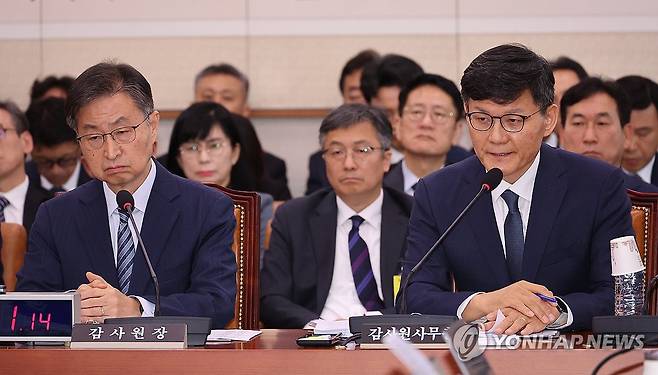 질의에 답하는 정상우 감사원 사무총장 (서울=연합뉴스) 박동주 기자 = 정상우 감사원 사무총장이 16일 서울 여의도 국회에서 열린 감사원 등에 대한 법제사법위원회 국정감사에서 의원 질의에 답하고 있다. 2025.10.16 pdj6635@yna.co.kr