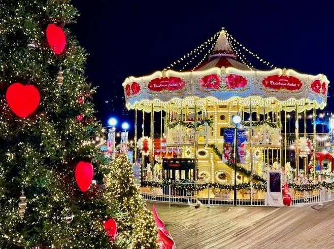잠실 롯데타운 크리스마스 마켓 회전목마. 롯데백화점