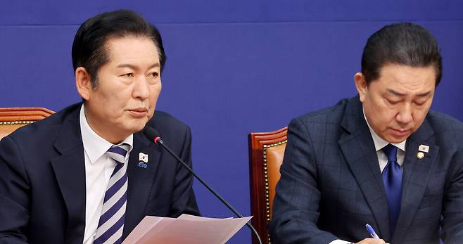 정청래 더불어민주당 대표가 21일 국회에서 열린 최고위원회의에서 발언하고 있다. 김경호 선임기자 jijae@hani.co.kr
