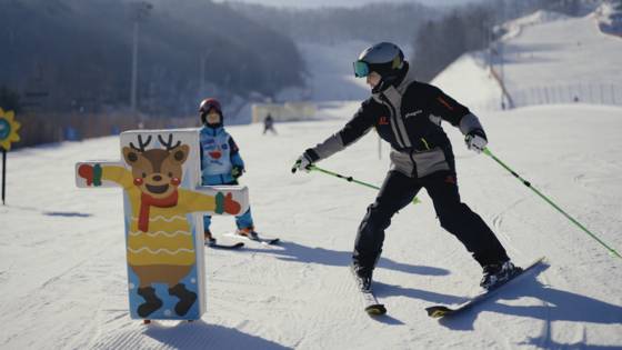 강원 평창군 봉평면 휘닉스 파크에서 운영 중인 프리미엄 키즈 전용 강습. [휘닉스 호텔&리조트]