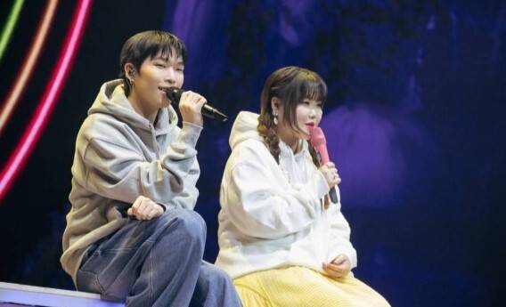 남매 듀오 악뮤(AKMU)가 12년간 함께한 YG엔터테인먼트를 떠난다. YG엔터테인먼트 제공