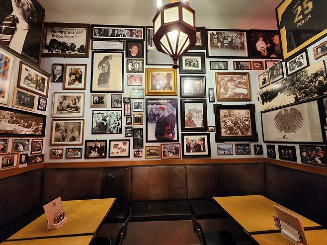 [베를린=연합뉴스] 이광빈 기자 = 베를린의 레스토랑 '슈탠디게 페어트레퉁'의 내부 모습 ※ 재판매 및 DB 금지