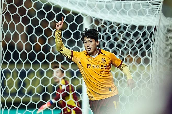 22일 광주월드컵경기장에서 열린 울산과의 경기에서 득점에 성공한 최경록. 광주FC 제공
