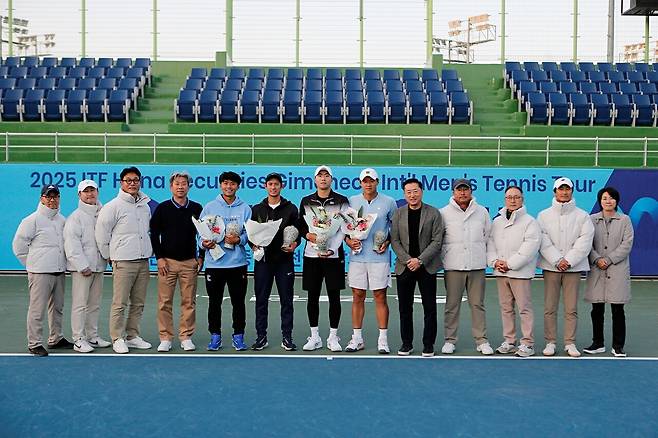 ITF 김천 1차 복식 시상식 단체사진
