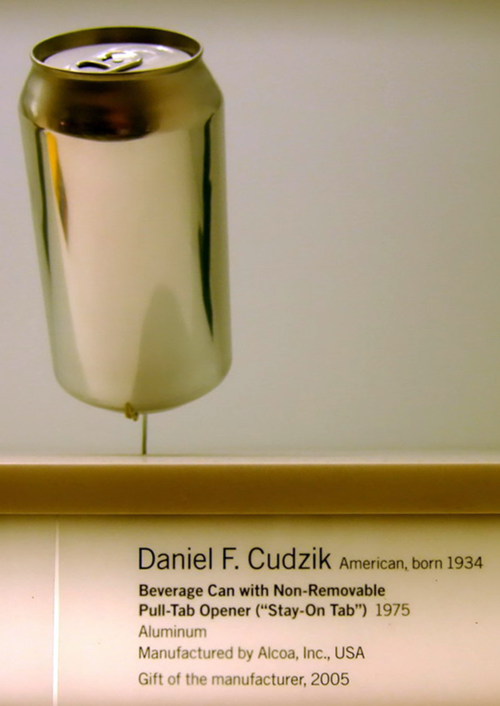 뉴욕 현대미술관 ‘Humble Masterpiece-디자인, 일상의 경이’에 이름을 올린 것도 다니엘 쿠지크의 스테이 온 탭이었다. [사진 출처= lordiablo/flickr, CC BY-NC-ND 2.0]