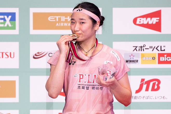 ▲ badminton Horizontal