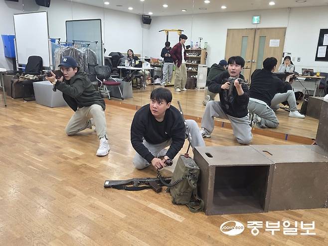 악극 '가거라 삼팔선' 공연 리허설 중 한 장면. 이준도기자