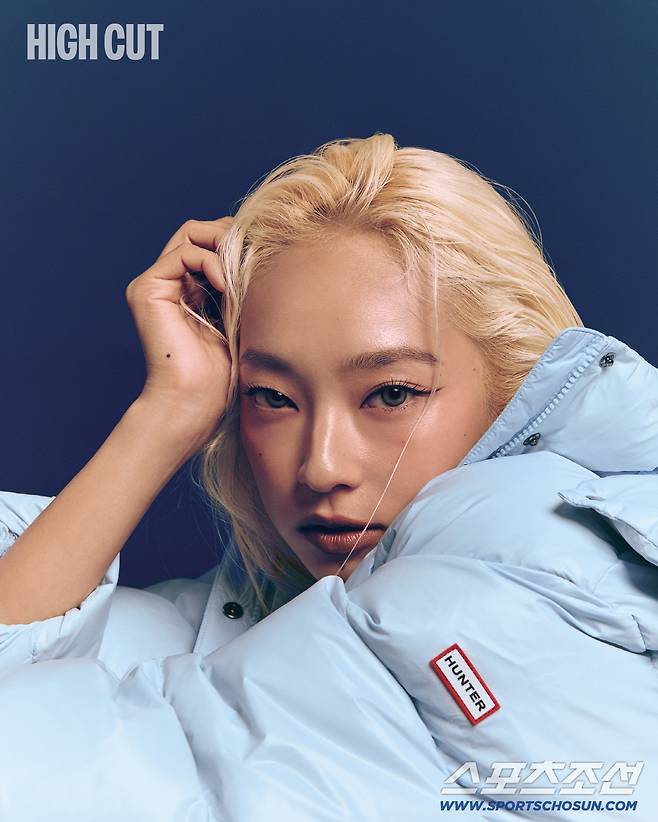 댄서 쿄카 하이컷X헌터 콜라보 화보 공개. 사진제공=하이컷 매거진