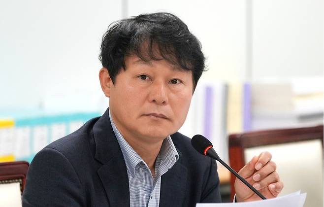 ▲ 정병용 하남시의회 부의장, 행정사무감사 질의 모습. /사진제공=시의회