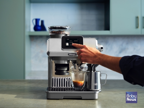 드롱기 라 스페셜리스타 터치 출시... 반자동 커피머신 최초 터치스크린 지원.&nbsp;ⓒ드롱기