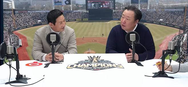 차명석 LG 단장이 지난 20일 야구전문채널 ‘최강볼펜’에 염경엽 감독과 함께 출연해 올초 KT 안현민 영입을 시도했던 비화를 소개하고 있다. 최강볼펜 캡처