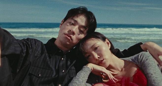 ▲ 박정민(왼쪽), 화사. 출처| 화사 '굿 굿바이' 캡처