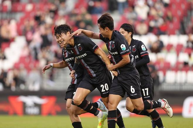 K리그2 플레이오프에 직행한 부천FC. /사진=한국프로축구연맹 제공