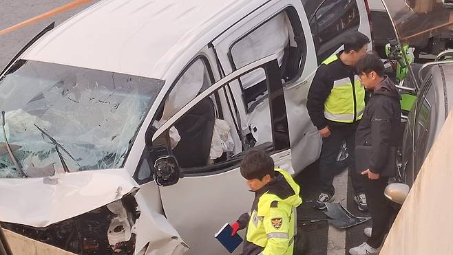 우도 돌진 사고 현장검식 하는 국과수. 연합뉴스