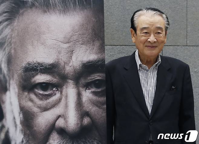 배우 이순재가 28일 오전 서울 서초구 예술의전당에서 열린 연극 ‘이순재의 리어왕’ 기자간담회에 참석해 포즈를 취하고 있다. 2021.9.28/뉴스1 ⓒ News1 권현진 기자