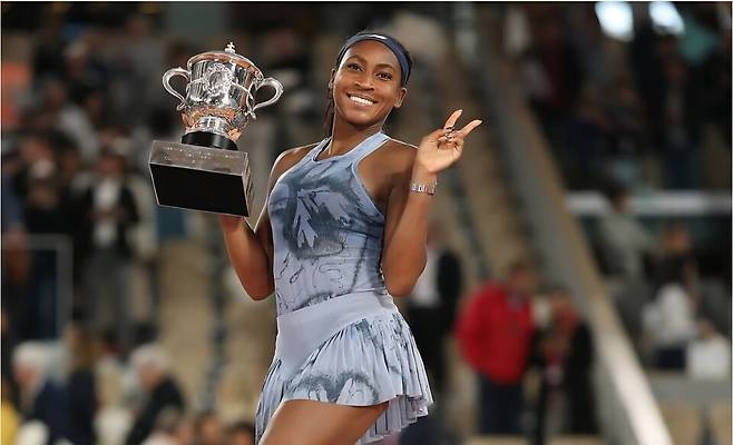 2015년 세레나 윌리엄스 이후 미국 선수로는 10년 만에 처음 롤랑가로스 여왕에 오른 코코 고프. 인스타그램