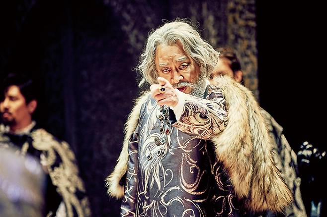 이순재의 '리어왕 : KING LEAR' 장면. 더웨이브 제공