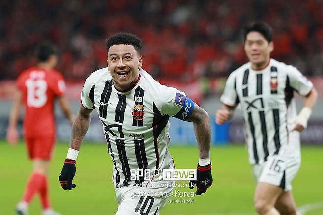 ▲ 25일 중국 상하이에서 2025 아시아 챔피언스리그 엘리트 5차전 상하이 하이강과 FC서울이 맞붙었다. 린가드가 후반에만 2골 1도움을 기록한 서울이 3-1로 상하이를 잡고 공식전 5경기 만에 승리를 맛봤다.