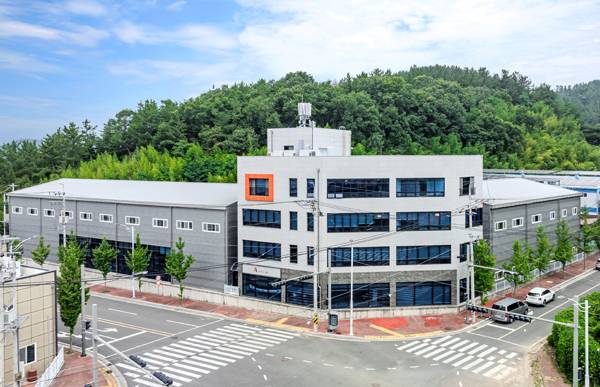 진주시 사봉면에 위치한 엔젤럭스 기업부설연구소 전경.