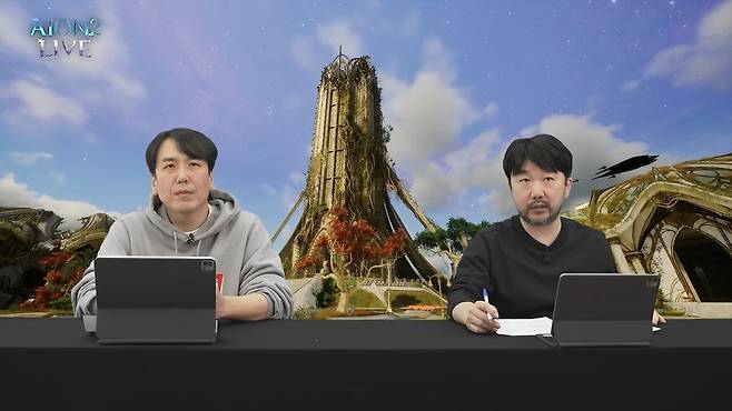 소인섭 엔씨 아이온2 사업실장, 김남준 엔씨 아이온2 개발 PD. (사진= 아이온2 라이브 방송)