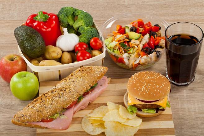 만성 변비를 예방하는 데는 섬유질 섭취보다는 식단 자체의 '질'이 중요하다는 연구 결과가 나왔다. 사진=게티이미지뱅크