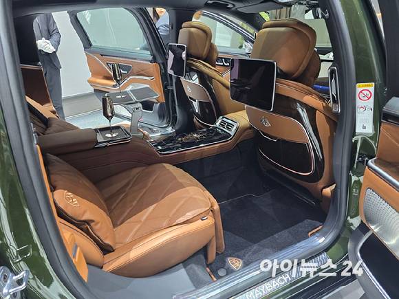 '메르세데스-마이바흐 S-클래스 V12 에디션' 인테리어. [사진=김종성 기자]