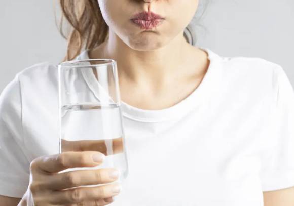 물만 마시면 해소되지 않는 '입마름'을 완화하는 데 도움이 되는 식습관이 전문가에 의해 소개됐다. 사진은 본 기사 내용과 무관. [사진=Prairie Dental Group]