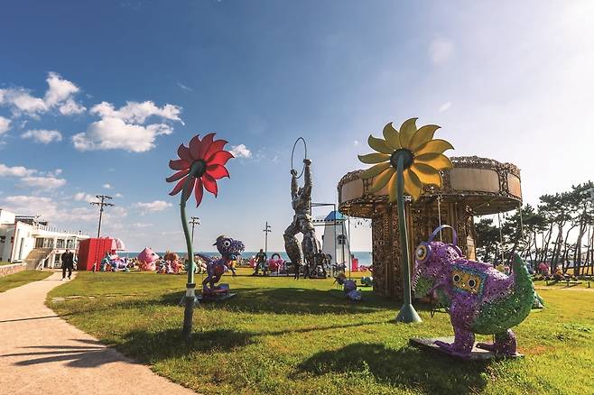 정크아트도 간절곶의 볼거리 중 하나(사진=이효태)