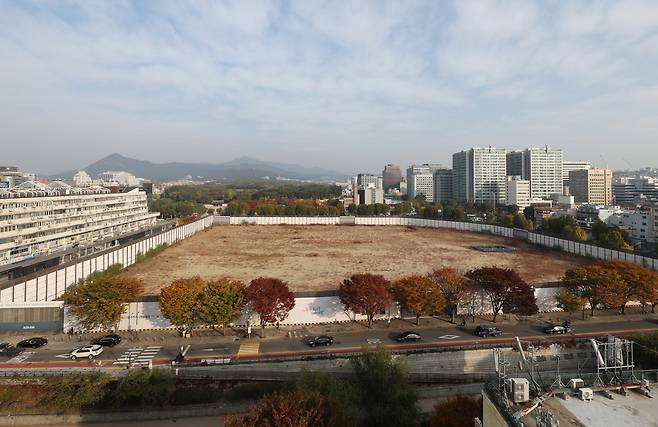 A view of the Sewoon District 4 area in Jongno District, central Seoul, is seen on Nov. 6. The Supreme Court upheld the validity of a Seoul Metropolitan Government ordinance that eased development restrictions outside historical and cultural preservation zones without consultation with the National Heritage Administration the same day. The ruling drew attention for its connection to the redevelopment project across from Jongmyo Shrine. [YONHAP]