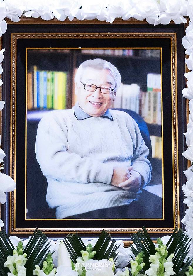 향년 91세로 별세한 25일 별세한 배우 故이순재(전 국회의원)의 빈소가 서울아산병원 장례식장에 마련돼 있다.   발인은 27일 오전 6시 20분, 장지는 경기 이천 에덴낙원이다. /=사진공동취재단 /2025.11.25 /사진=사진공동취재단