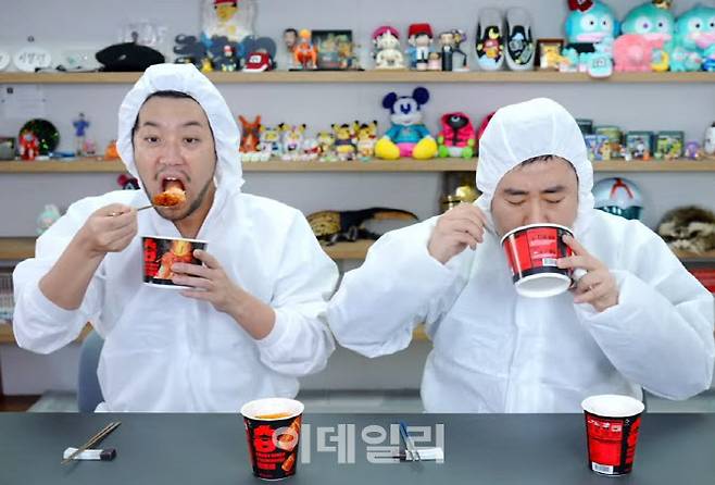 [CJ제일제당 사진자료] 습떡볶이 습김치덮밥 침착맨 채널 영상 이미지 1