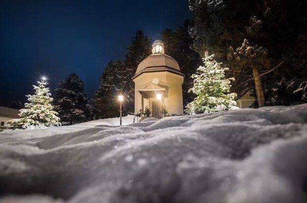 ‘고요한 밤, 거룩한 밤’이 처음 불린 오스트리아 오베른도르프의 성니콜라우스 성당의 모습. 위키미디어 커먼즈 제공
