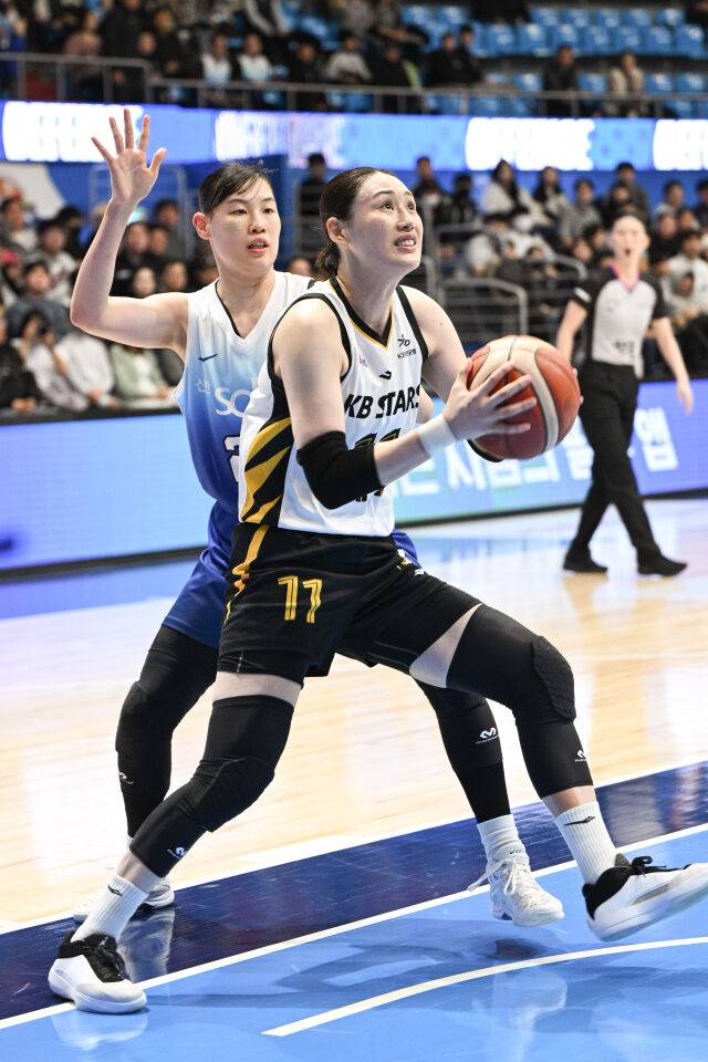 강이슬./WKBL