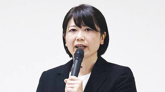 오가와 아키라 마에바시시 시장이 지난 24일 군마현 마에바시시에서 기자회견을 열고 있다. [연합]