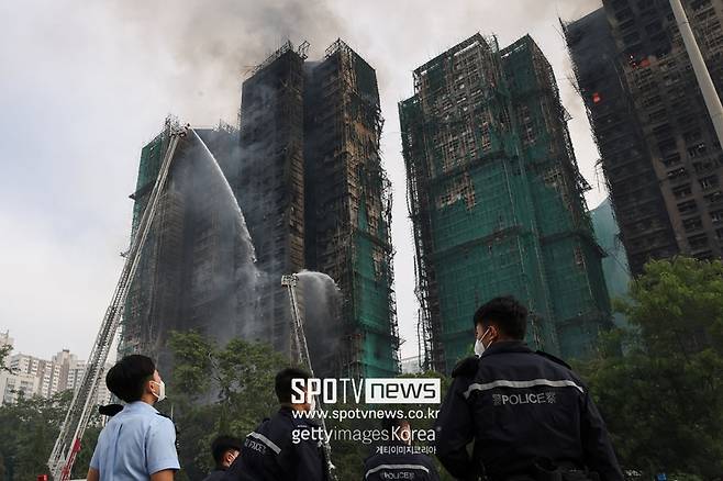 ▲ 홍콩 타이포 아파트 화재 현장. ⓒ게티이미지