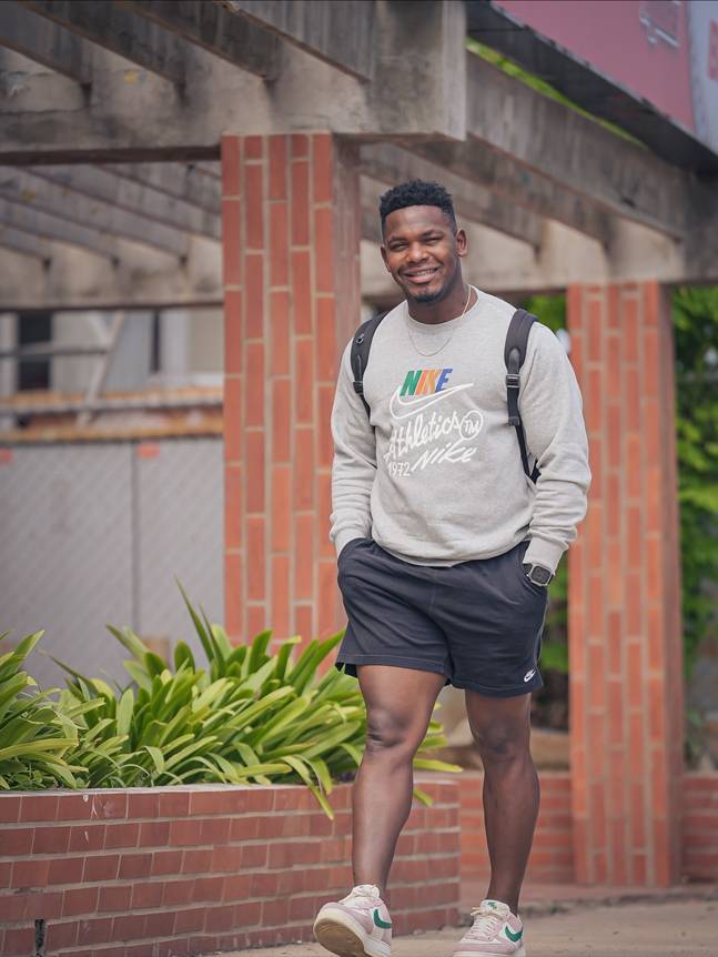 경기장에 출근하는 페라자의 모습. /사진=아길라스 델 줄리아 공식 SNS