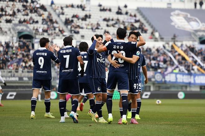 서울 이랜드 선수단. /사진=서울 이랜드 제공