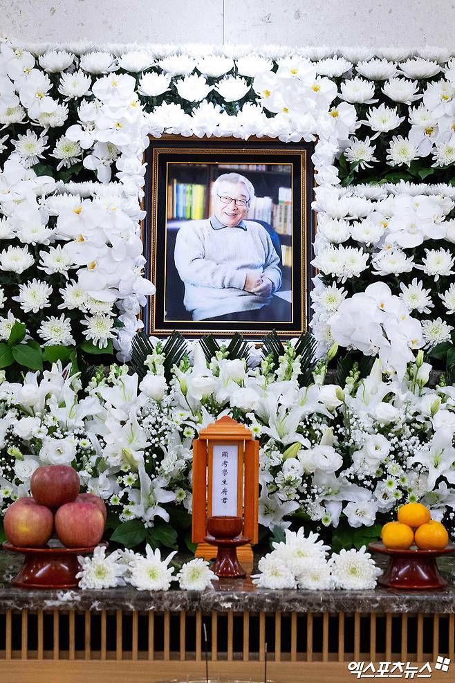 故 이순재의 영정 사진