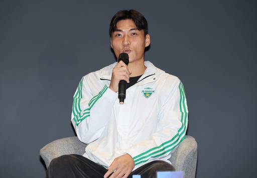 5일 전주월드컵경기장 이벤트홀에서 열린 전북 현대 모터스 K리그1 우승 미디어데이에서 박진섭 선수가 취재진 질문에 답하고 있다. /연합뉴스 제공