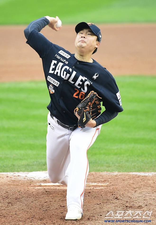 26일 잠실구장에서 열린 한화와 LG의 KS 1차전. 투구하고 있는 한화 한승혁. 잠실=송정헌 기자songs@sportschosun.com/2025.10.26/
