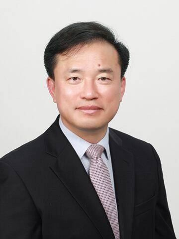 이재명 대통령이 28일 방송미디어통신위원회 위원장 후보자에 김종철 연세대 법학전문대학원 교수를 지명했다./대통령실