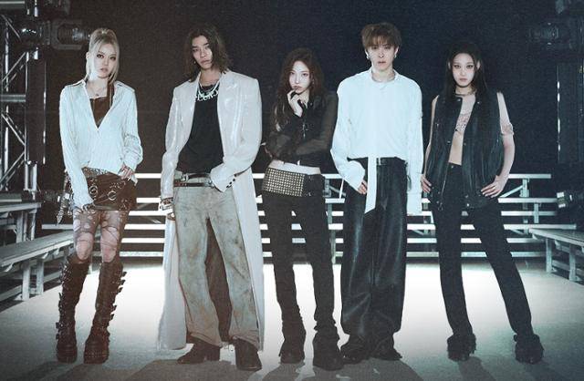 올해 데뷔한 K팝 혼성 댄스 그룹 올데이프로젝트. 더블랙레이블 제공