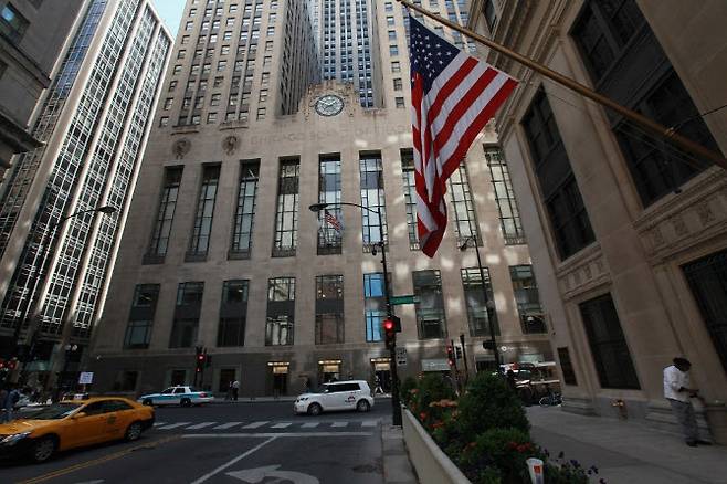 시카고 일리노이주 루프 금융지구의 라살 스트리트 남쪽 끝에 자리한 시카고 상품거래소 빌딩 (사진=AFP)